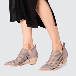 NEW Dolce Vita Sher Booties Grey - 10